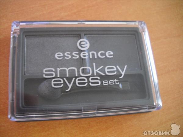 Тени для век Smokey eyes от Essence