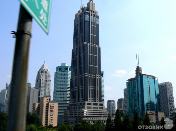 Площадь People's Square (Китай, Шанхай) фото