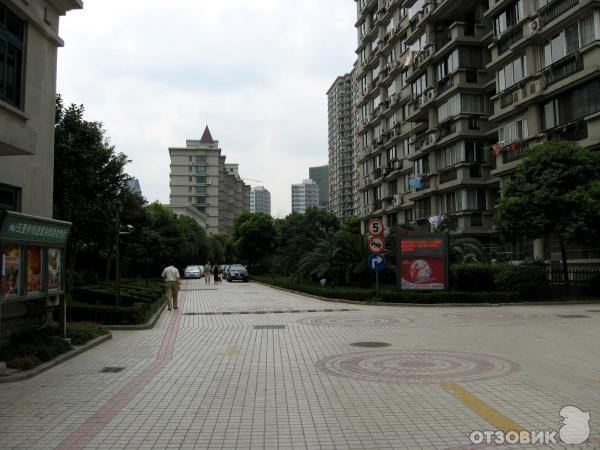 Площадь People's Square (Китай, Шанхай) фото