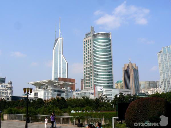 Площадь People's Square (Китай, Шанхай) фото