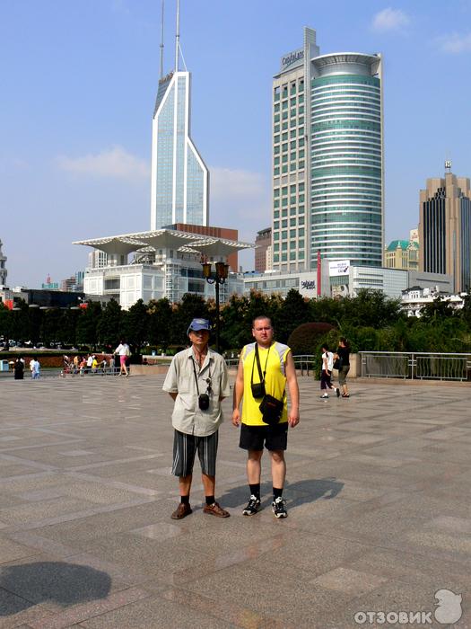 Площадь People's Square (Китай, Шанхай) фото