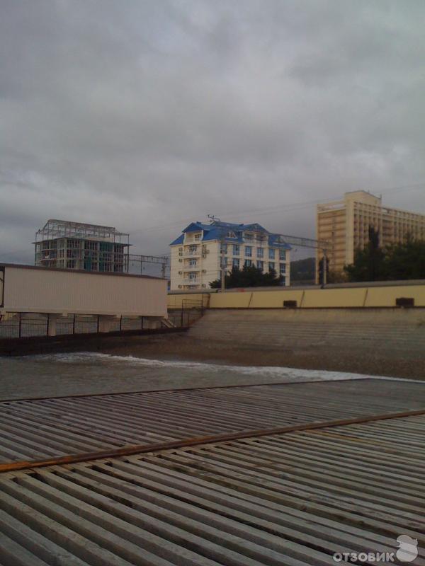 вид отеля с моря