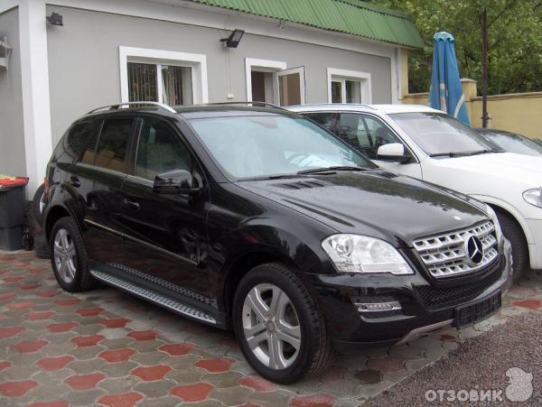 Автомобиль Mercedes-Benz ML фото