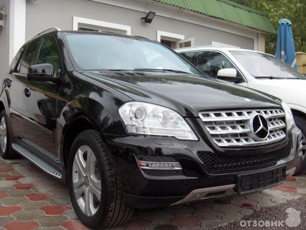 Автомобиль Mercedes-Benz ML фото