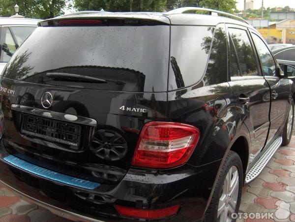 Автомобиль Mercedes-Benz ML фото