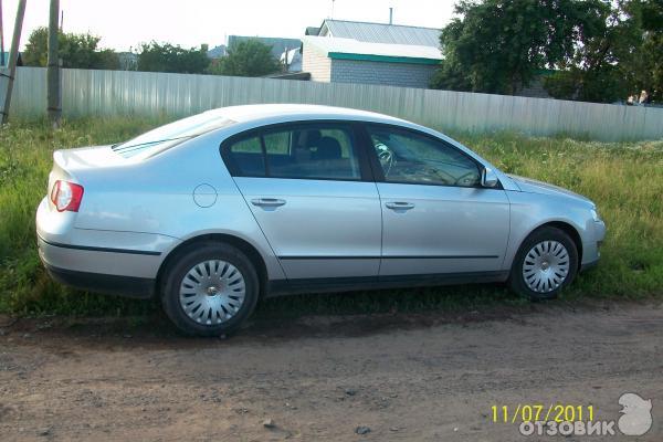 Автомобиль VW Passat В6 2010 седан фото