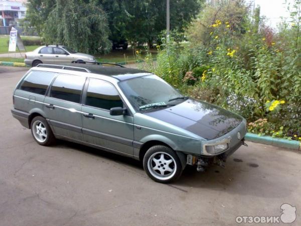 Автомобиль Volkswagen Passat b3 (1990) универсал фото