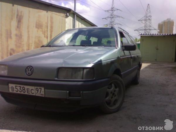 Автомобиль Volkswagen Passat b3 (1990) универсал фото