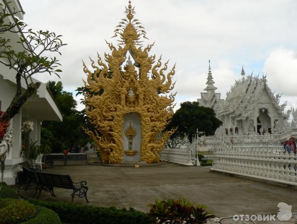 Ват Ронг Кхун (Wat Rong Khun) Белый Храм фото