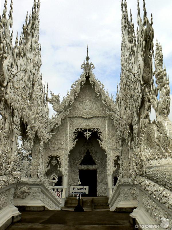 Ват Ронг Кхун (Wat Rong Khun) Белый Храм фото