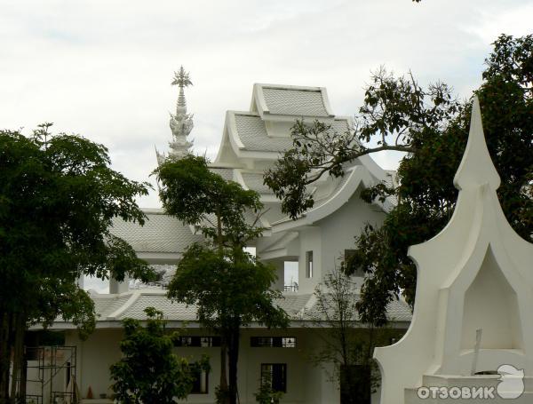 Ват Ронг Кхун (Wat Rong Khun) Белый Храм фото