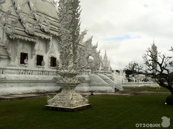 Ват Ронг Кхун (Wat Rong Khun) Белый Храм фото