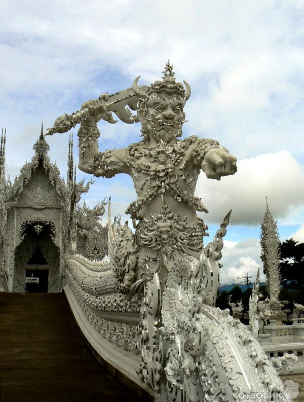 Ват Ронг Кхун (Wat Rong Khun) Белый Храм фото