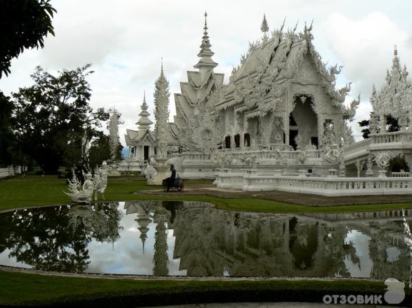 Ват Ронг Кхун (Wat Rong Khun) Белый Храм фото