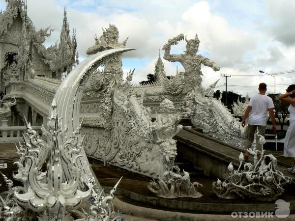 Ват Ронг Кхун (Wat Rong Khun) Белый Храм фото