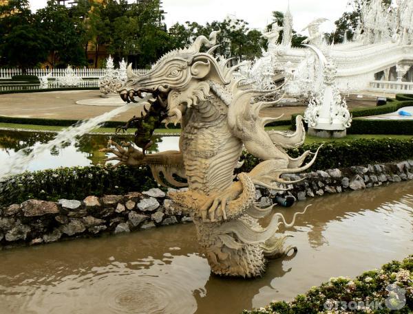 Ват Ронг Кхун (Wat Rong Khun) Белый Храм фото