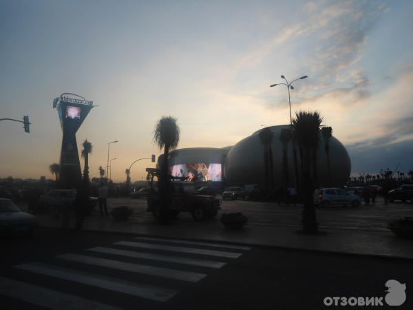 Самый большой в Африке торгово-развлекательный центр Morocco Mall фото