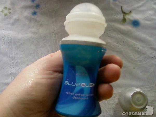 Шариковый дезодорант в ручной клади. Можно ли брать в самолет шариковый дезодорант. Косметичка для ручной клади в самолете. Шампунь зубная паста кондиционер. Что можно сделать из шарикового дезодоранта.